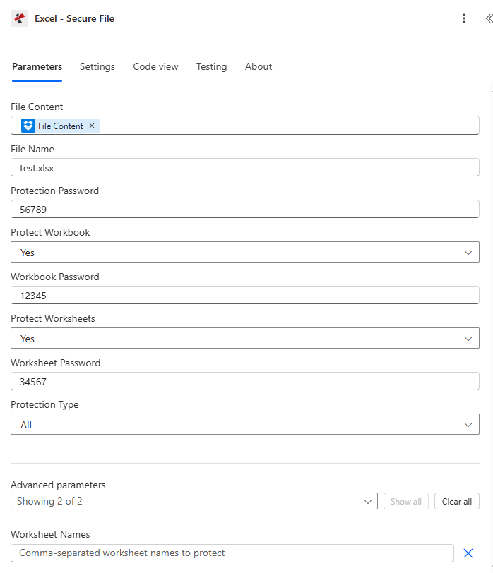 Clique para ampliar A ação "Proteger Excel" no Power Automate mostra o conteúdo e o nome do arquivo mapeados, a senha de proteção, a opção "Proteger Pasta de Trabalho" definida como "Sim" com senha da pasta de trabalho, a opção "Proteger Planilhas" definida como "Sim" com senha da planilha, o tipo de proteção definido como "Todas" e a seção de parâmetros avançados mostrando "2 de 2" com os nomes das planilhas.